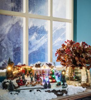 TRAIN STATION W/LED H24X38X27