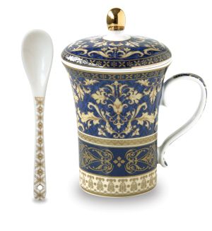 Mug with lid and spoon  