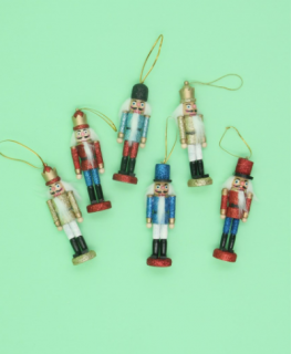 ДЪРВЕНА ДЕКОРАЦИЯ - ЛЕШНИКОТРОШАЧ