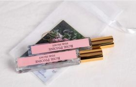 COTE NOIRE - LUXURY RANGE OVAL - CARMINE RED ROSES